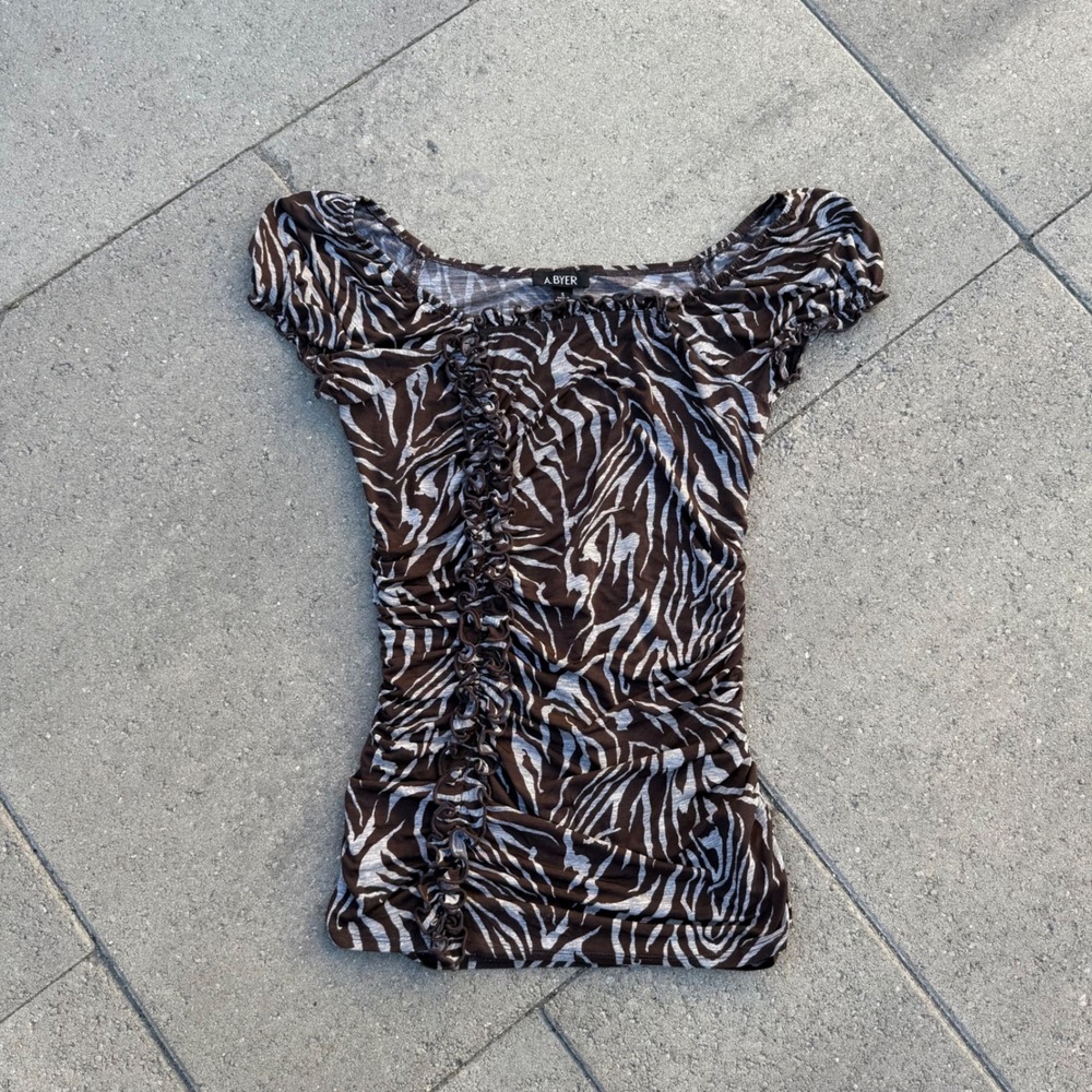 A. Byer Brown Zebra Print Ruched Ruffle Front Top Small Y2K Cap Sleeve
